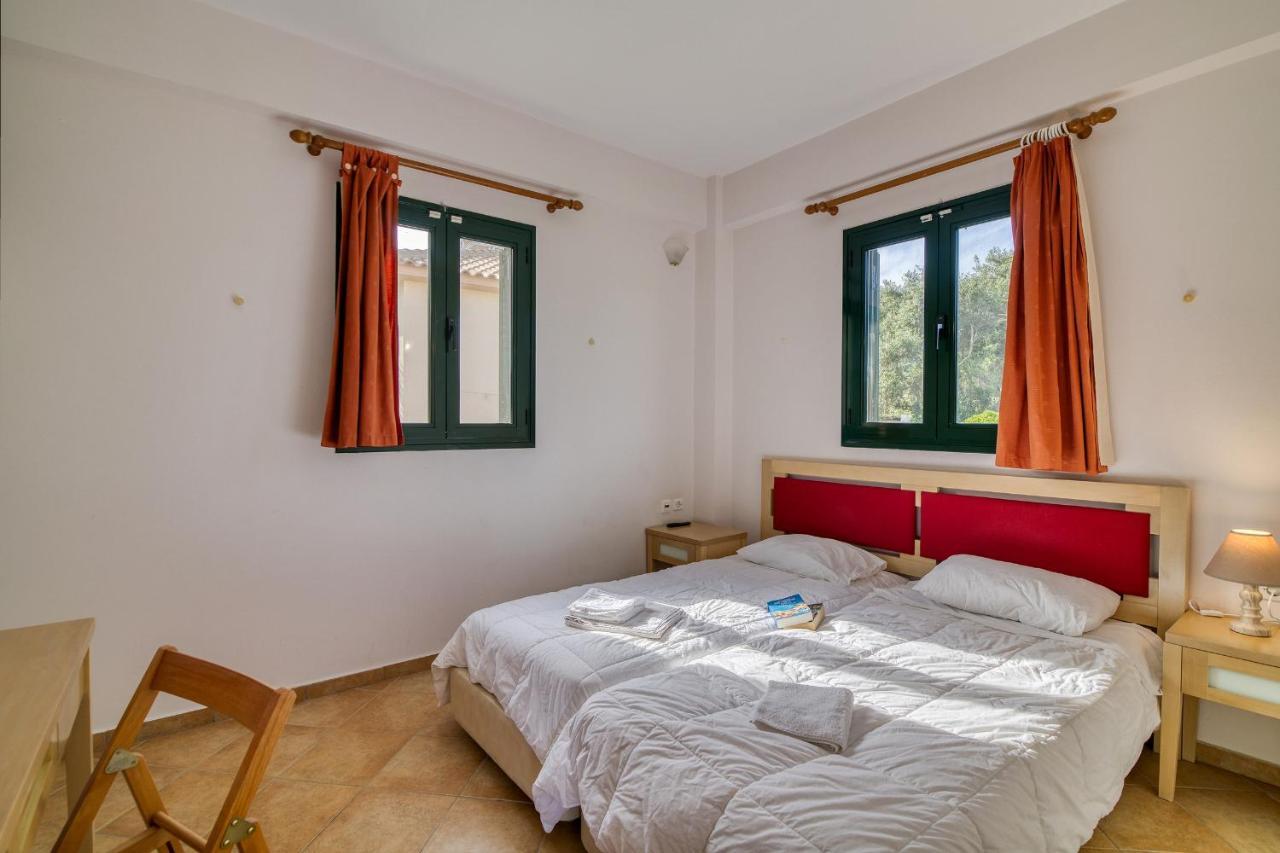 Analipsi Beach Front Villas - Happy Rentals Kastron  Екстер'єр фото