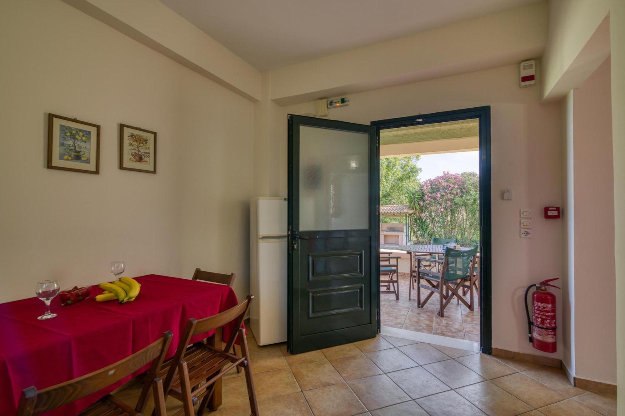 Analipsi Beach Front Villas - Happy Rentals Kastron  Екстер'єр фото